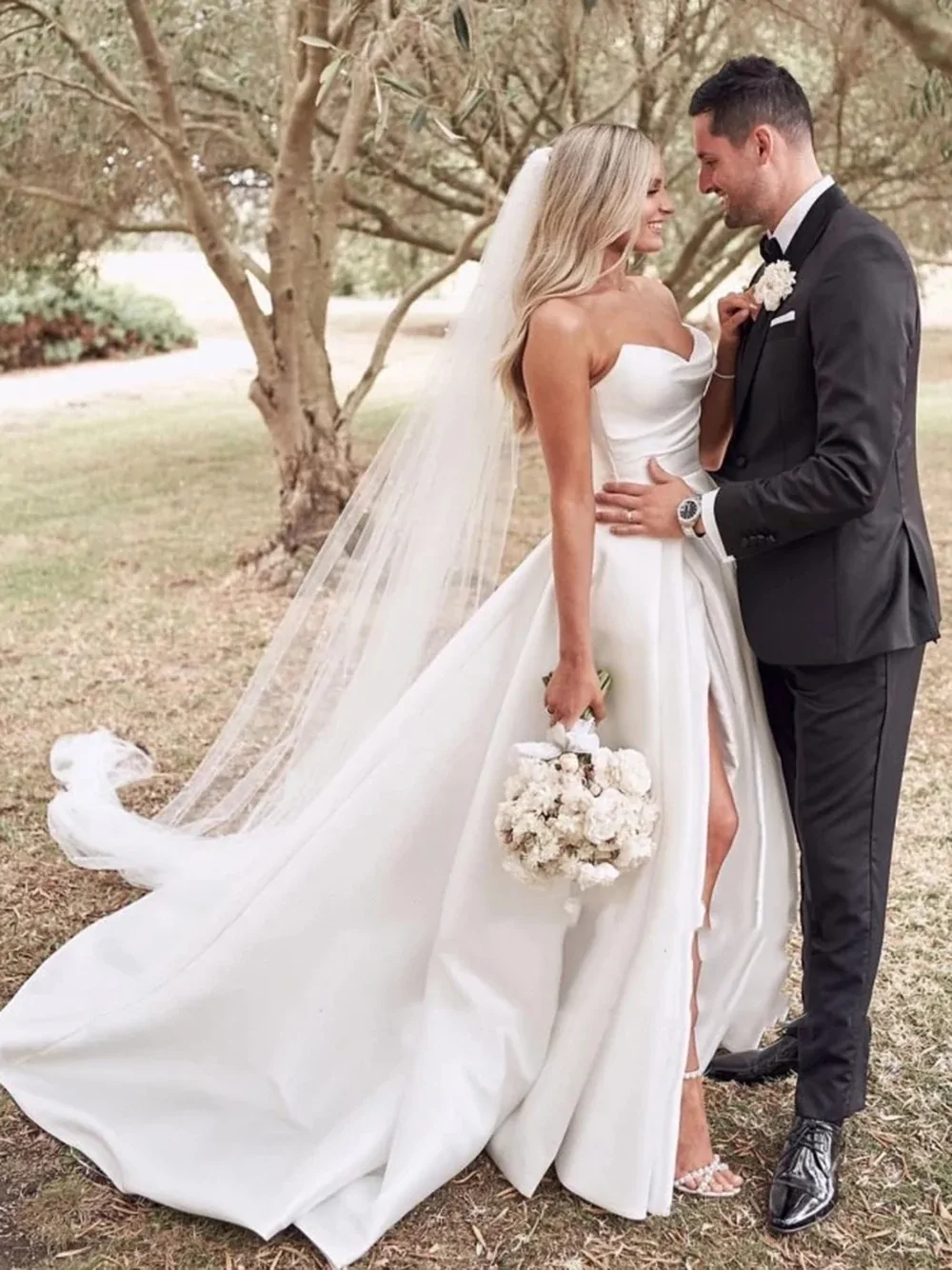 MYYBLE Satin Wedding Dresses Strapless A-Line Bridal Gowns Princess Custom Made Simple Wedding Gown Vestido De Noiva